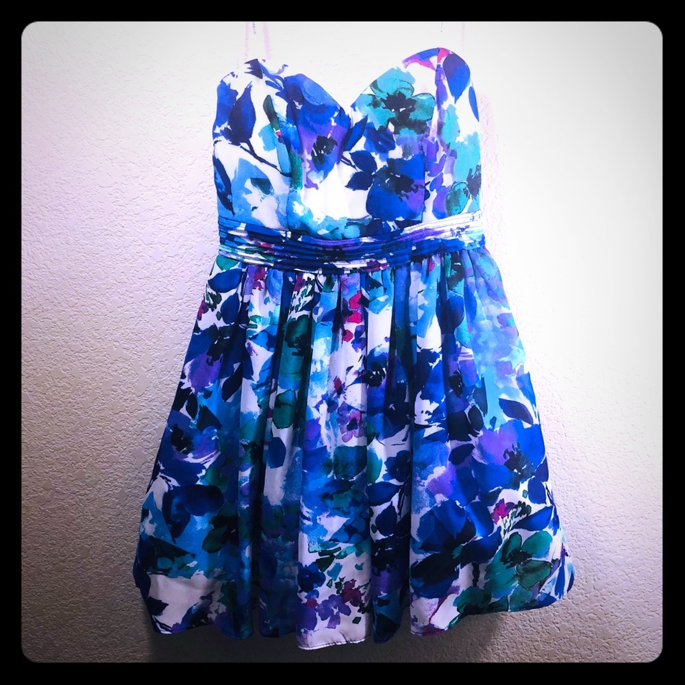 Strapless floral mini dress